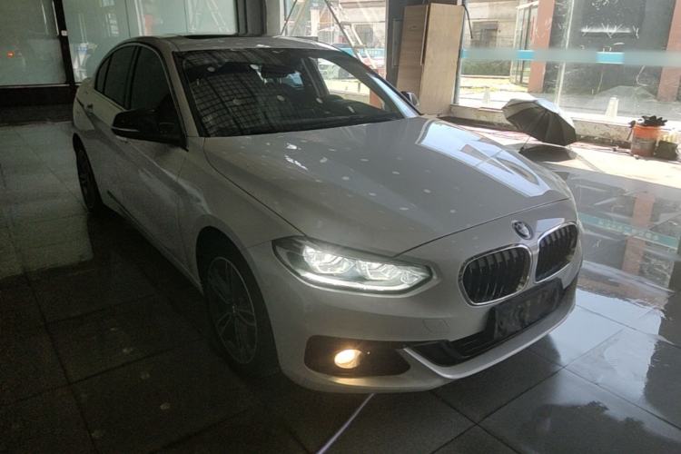 Used BMW 1 Series 2018 118i Sport Edition Front Right 45 Deg