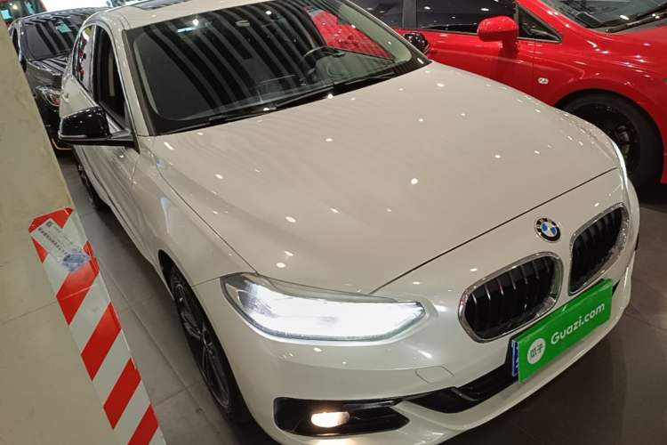 Used BMW 1 Series 2018 Facelifted 118i Sport Edition Front Right 45 Deg
