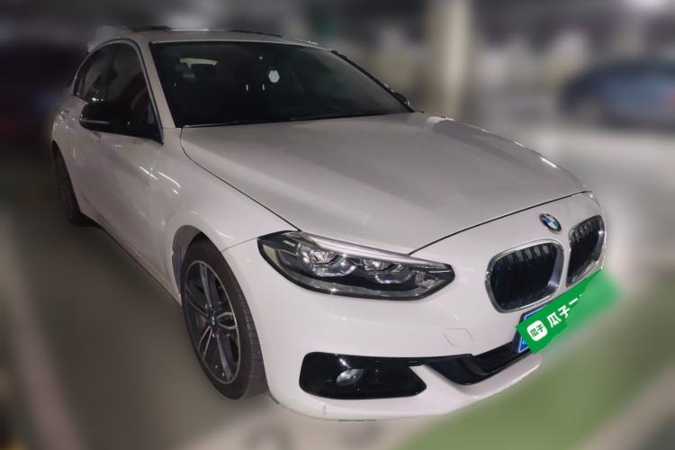 Used BMW 1 Series 2018 118i Sport Edition Front Right 45 Deg