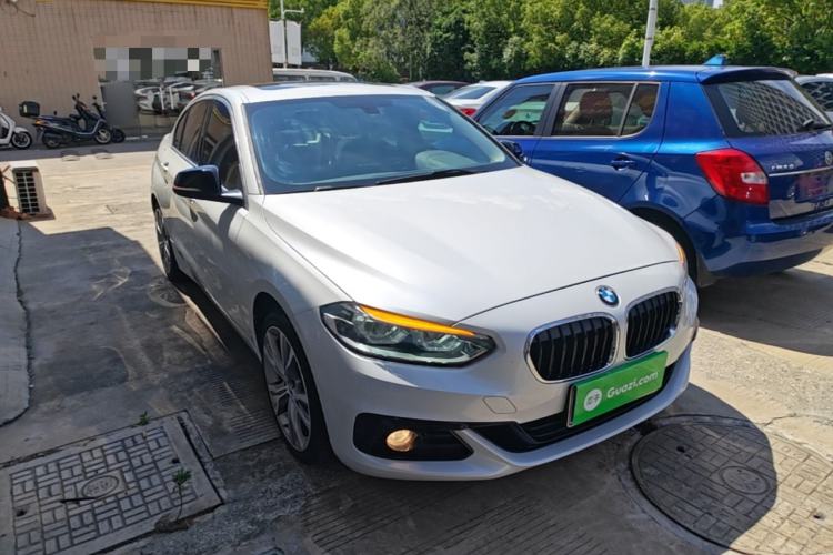 Used BMW 1 Series 2018 Restyled 120i Design Package Edition Front Right 45 Deg