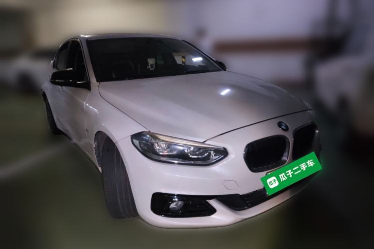Used BMW 1 Series 2018 118i Sport Edition Front Right 45 Deg
