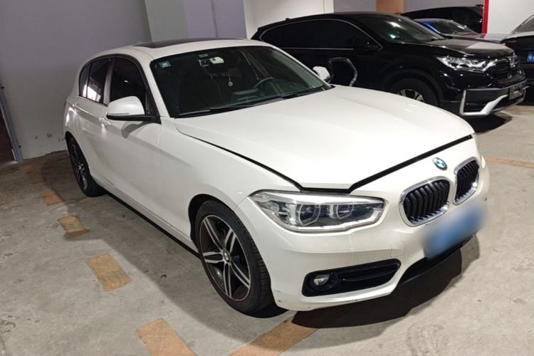 Used BMW 1 Series 2018 118i Sport Design Package Front Right 45 Deg