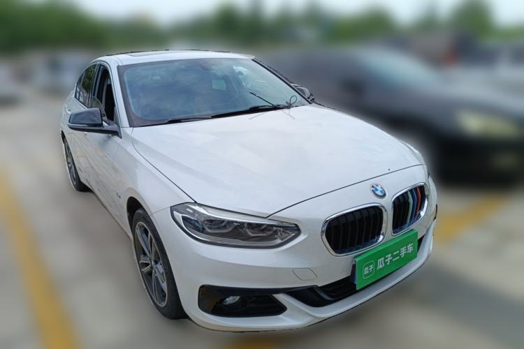 Used BMW 1 Series 2018 118i Sport Edition Front Right 45 Deg