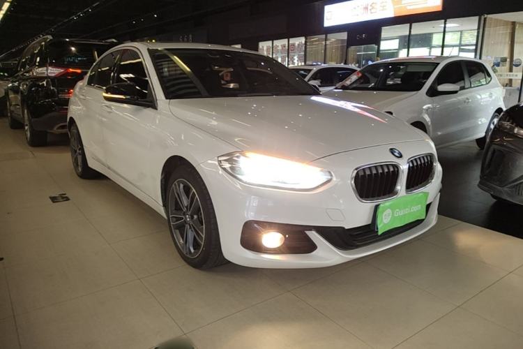 Used BMW 1 Series 2018 118i Sport Edition Front Right 45 Deg