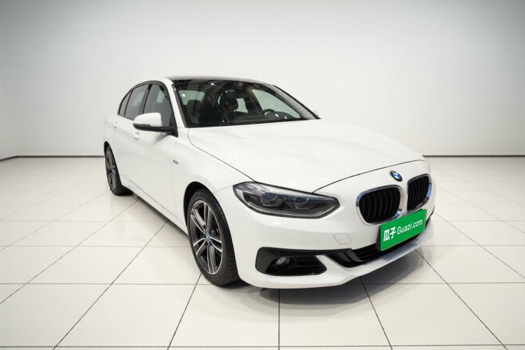 Used BMW 1 Series 2018 118i Sport Edition Front Right 45 Deg