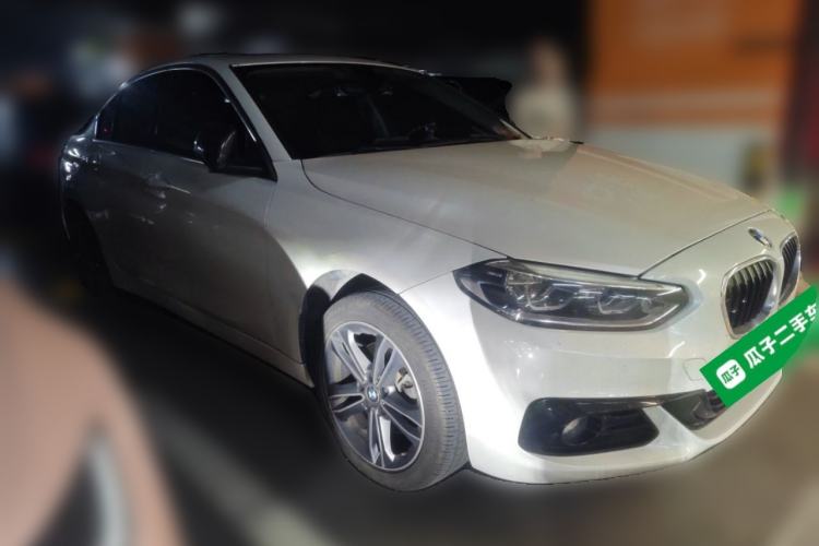 Used BMW 1 Series 2018 118i Sport Edition Front Right 45 Deg