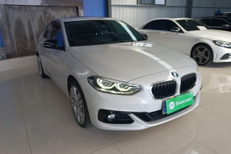 Used BMW 1 Series 2018 120i Design Package Model Front Right 45 Deg