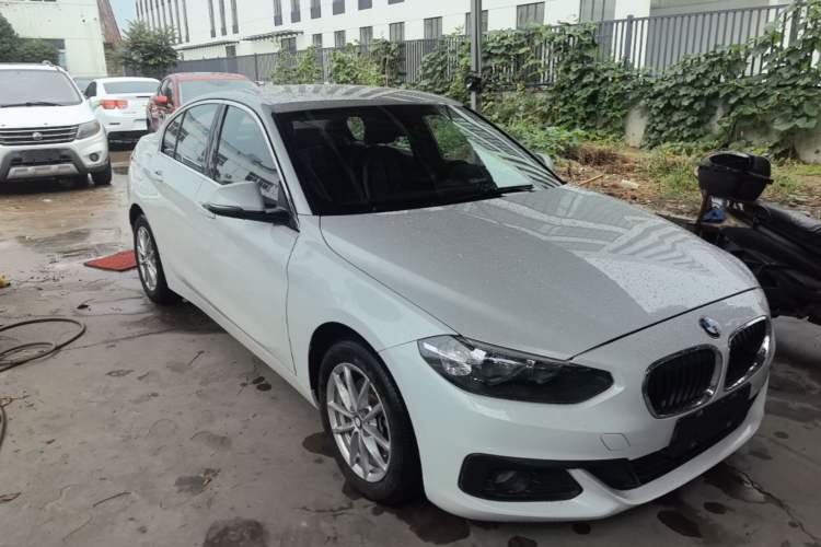 Used BMW 1 Series 2018 Revised 118i Fashion Edition Front Right 45 Deg