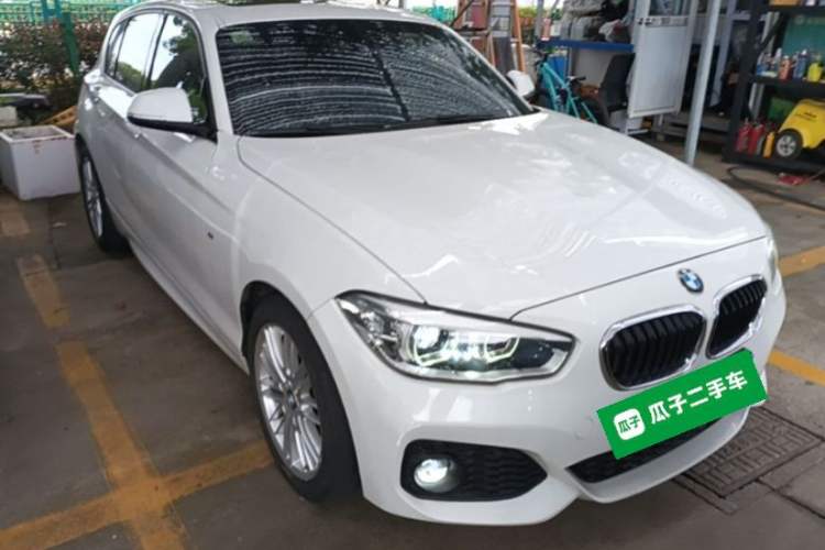 Used BMW 1 Series 2018 120i M Sport Package Front Right 45 Deg