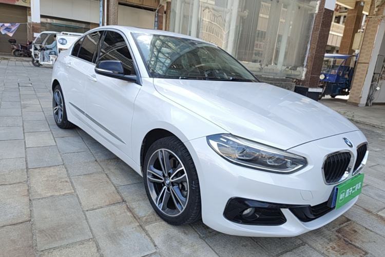 Used BMW 1 Series 2018 118i Sport Edition Front Right 45 Deg