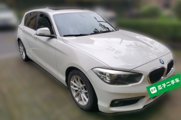 Used BMW 1 Series 2018 118i Leading Model Front Right 45 Deg