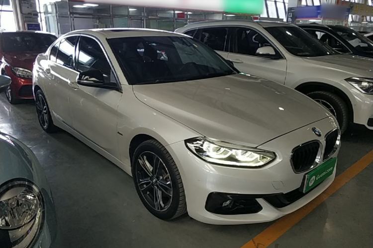 Used BMW 1 Series 2018 118i Sport Edition Front Right 45 Deg