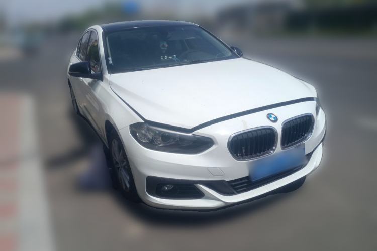 Used BMW 1 Series 2018 118i Fashion Model Front Right 45 Deg