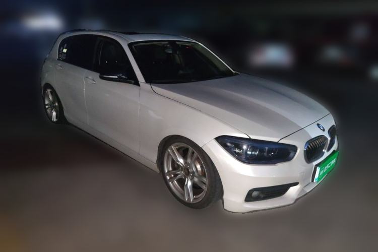 Used BMW 1 Series 2018 118i Leading Model Front Right 45 Deg