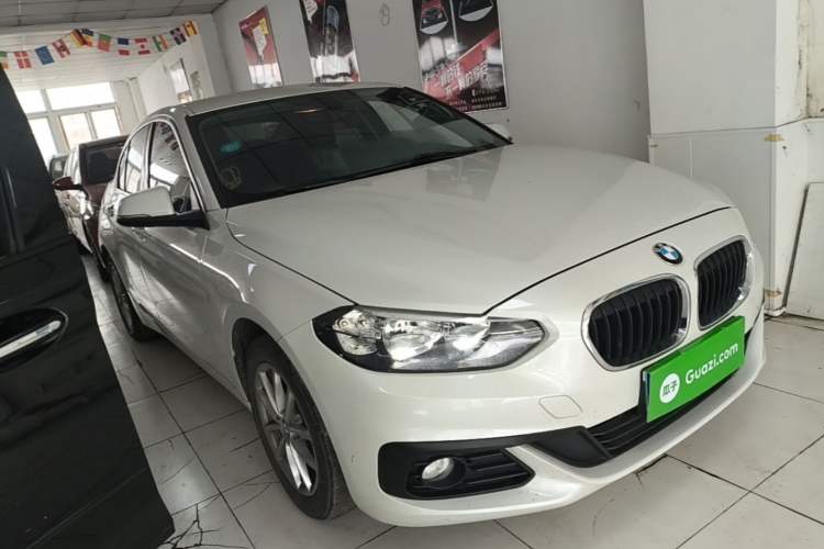 Used BMW 1 Series 2018 Revised 118i Fashion Edition Front Right 45 Deg