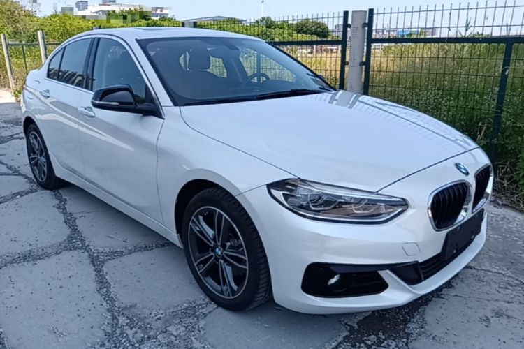 Used BMW 1 Series 2018 Facelifted 118i Sport Edition Front Right 45 Deg
