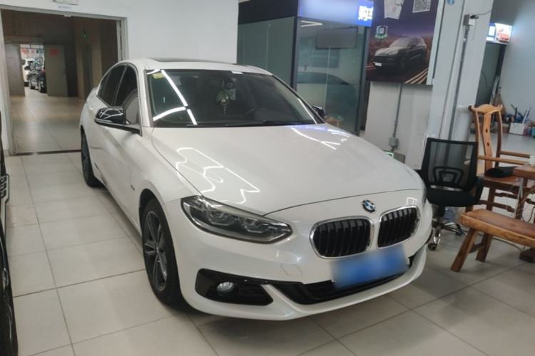 Used BMW 1 Series 2018 118i Sport Edition Front Right 45 Deg