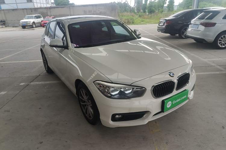 Used BMW 1 Series 2018 118i Leading Model Front Right 45 Deg