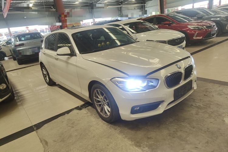 Used BMW 1 Series 2018 118i Leading Model Front Right 45 Deg
