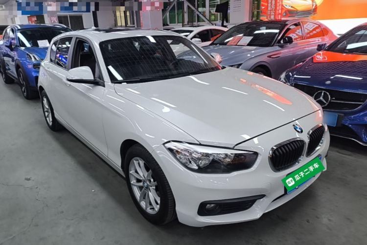 Used BMW 1 Series 2018 118i Leading Model Front Right 45 Deg