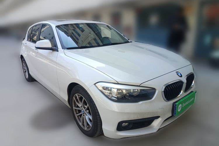 Used BMW 1 Series 2018 118i Leading Model Front Right 45 Deg