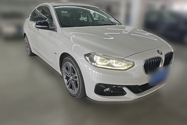 Used BMW 1 Series 2018 118i Sport Edition Front Right 45 Deg