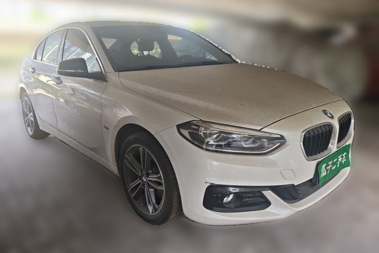Used BMW 1 Series 2018 118i Sport Edition Front Right 45 Deg