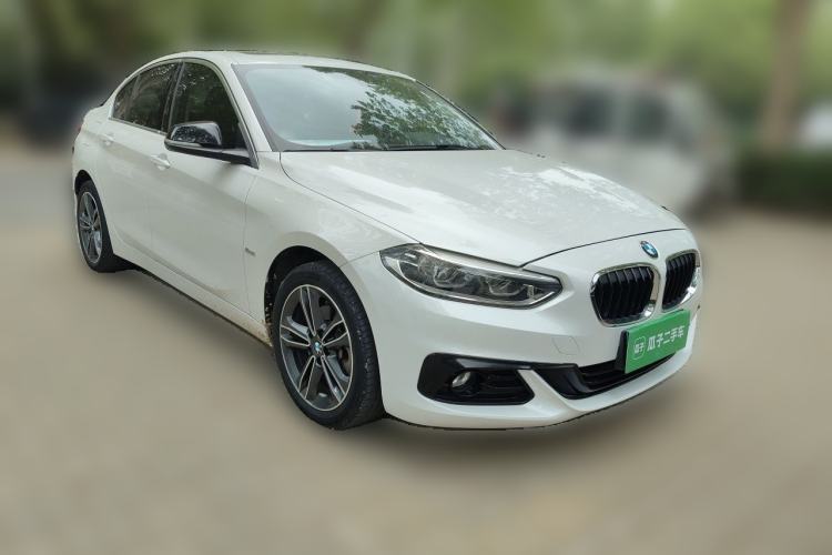 Used BMW 1 Series 2018 118i Sport Edition Front Right 45 Deg