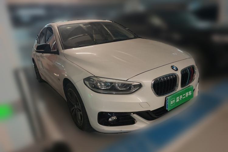 Used BMW 1 Series 2018 118i Sport Edition Front Right 45 Deg