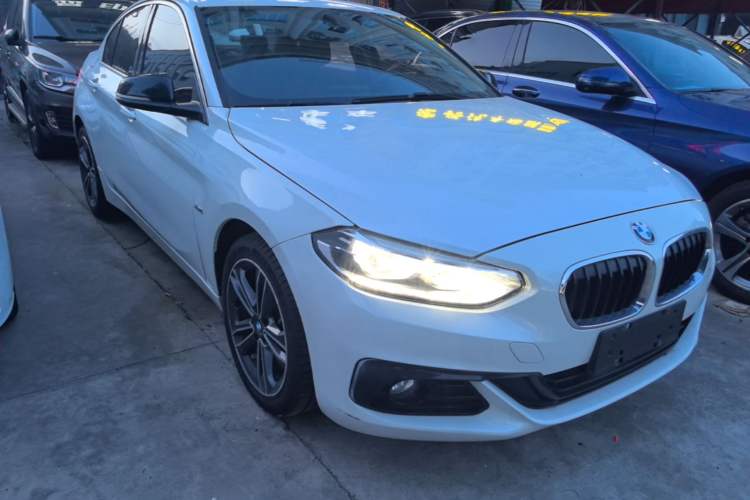 Used BMW 1 Series 2018 118i Sport Edition Front Right 45 Deg