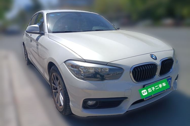 Used BMW 1 Series 2018 118i Leading Model Front Right 45 Deg