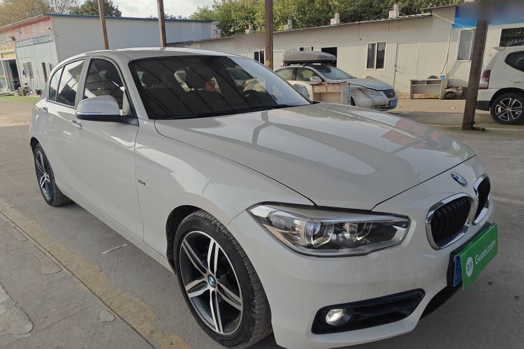 Used BMW 1 Series 2018 118i Sport Design Package Front Right 45 Deg