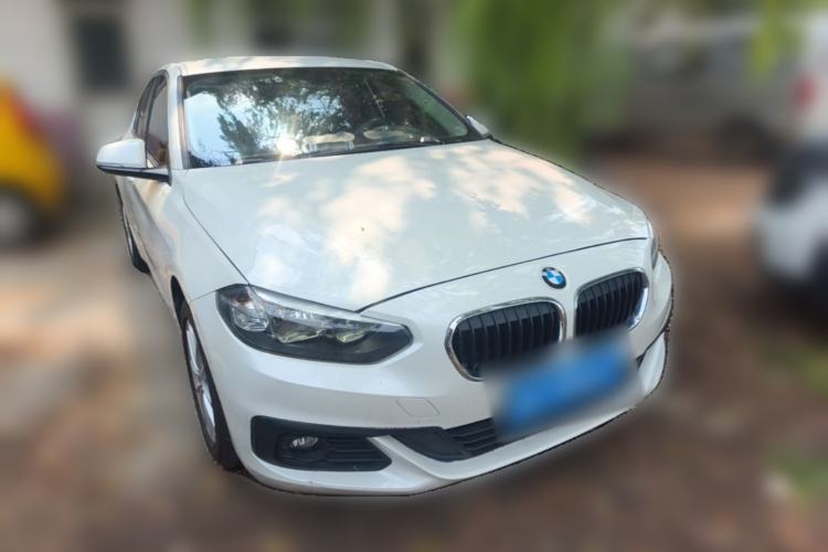 Used BMW 1 Series 2018 118i Fashion Model Front Right 45 Deg
