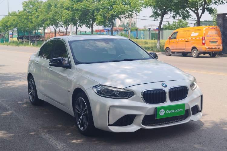 Used BMW 1 Series 2018 118i Sport Edition Front Right 45 Deg
