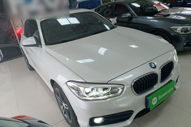Used BMW 1 Series 2018 118i Sport Design Package Front Right 45 Deg