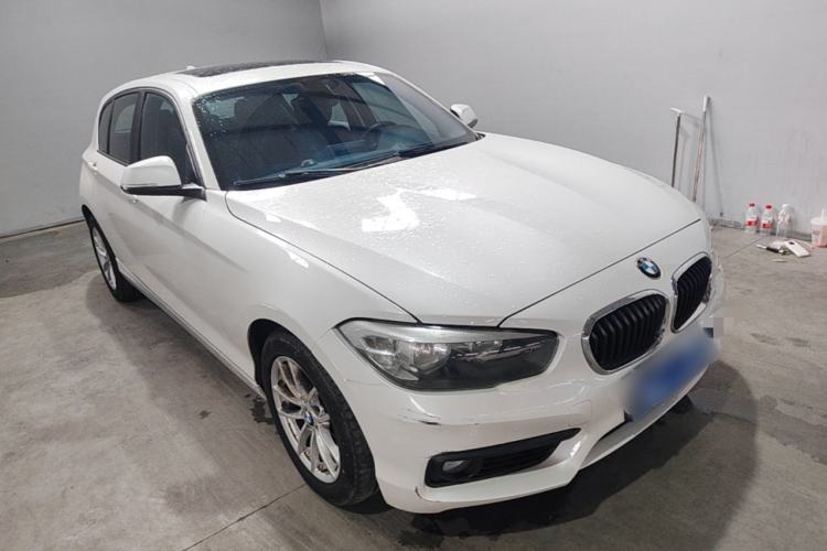Used BMW 1 Series 2018 118i Leading Model Front Right 45 Deg