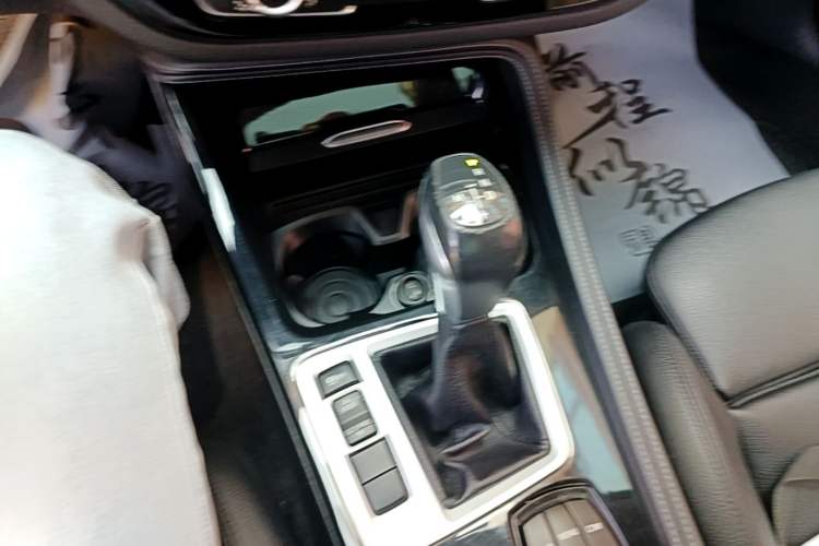 Used BMW 1 Series 2018 118i Sport Edition Gear Lever