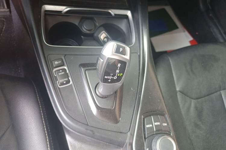 Used BMW 1 Series 2018 118i Leading Model Gear Lever