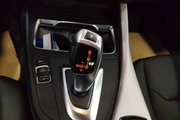 Used BMW 1 Series 2018 118i Leading Model Gear Lever