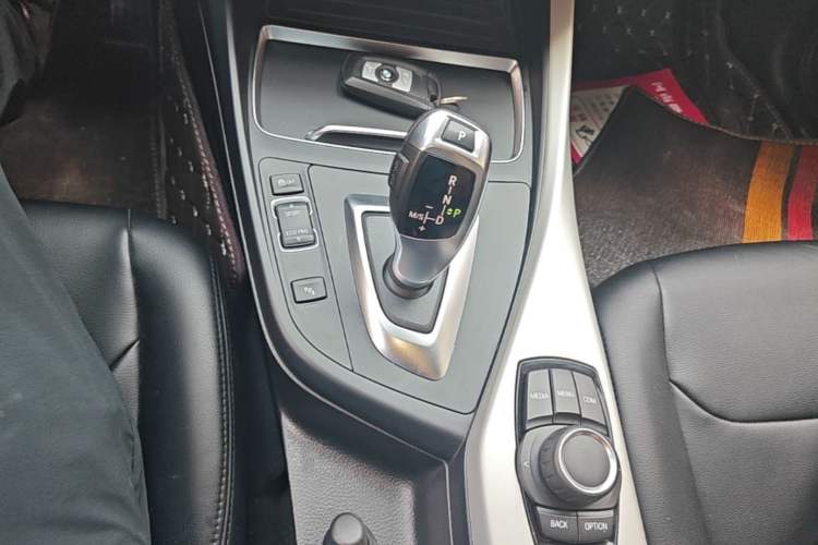 Used BMW 1 Series 2018 118i Leading Model Gear Lever