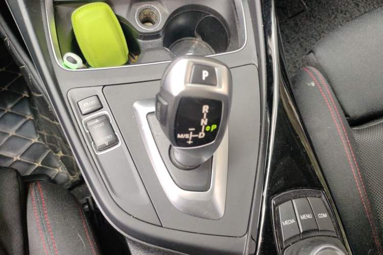 Used BMW 1 Series 2018 118i Sport Design Package Gear Lever