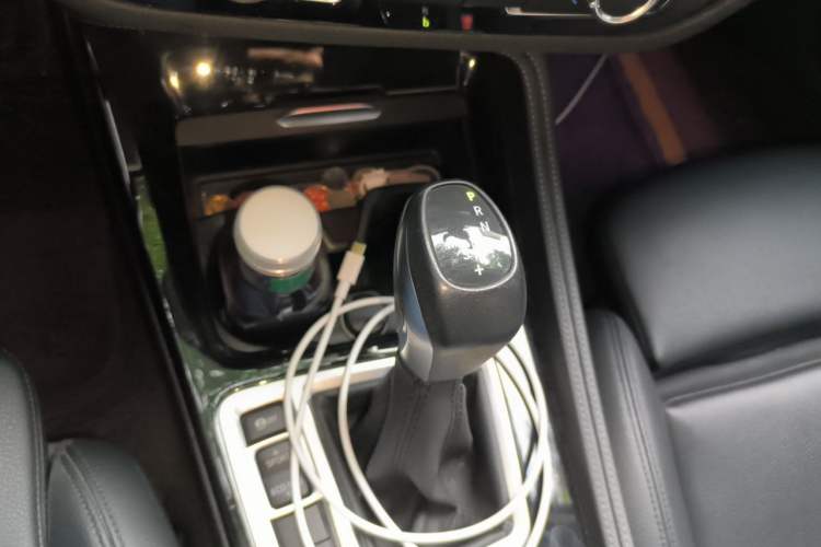 Used BMW 1 Series 2018 118i Sport Edition Gear Lever