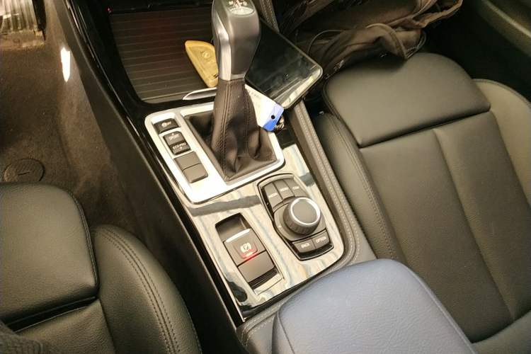 Used BMW 1 Series 2018 118i Sport Edition Gear Lever