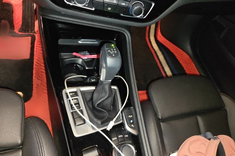 Used BMW 1 Series 2018 118i Sport Edition Gear Lever