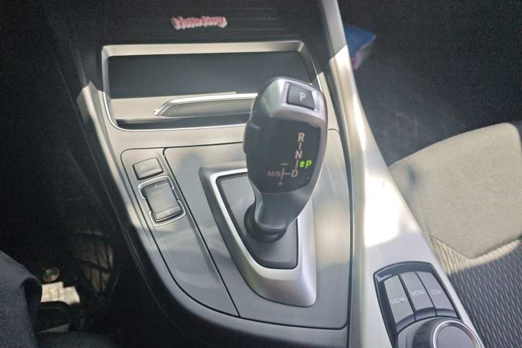Used BMW 1 Series 2018 118i Leading Model Gear Lever