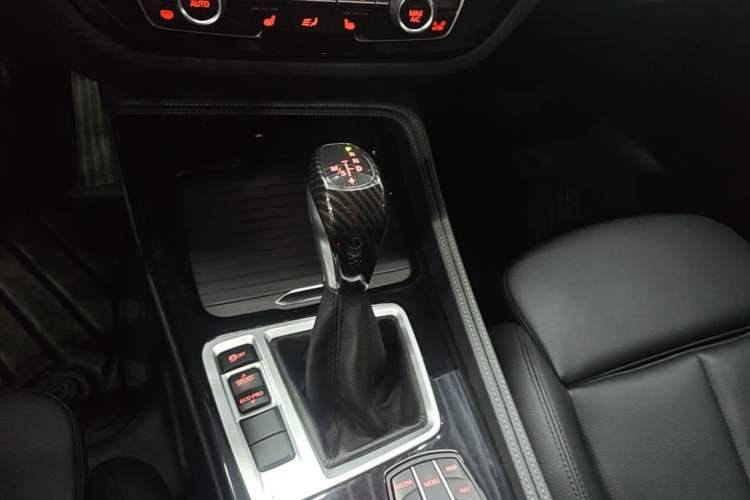 Used BMW 1 Series 2018 120i Design Package Model Gear Lever