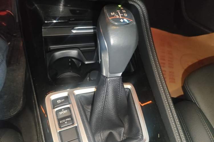 Used BMW 1 Series 2018 118i Sport Edition Gear Lever