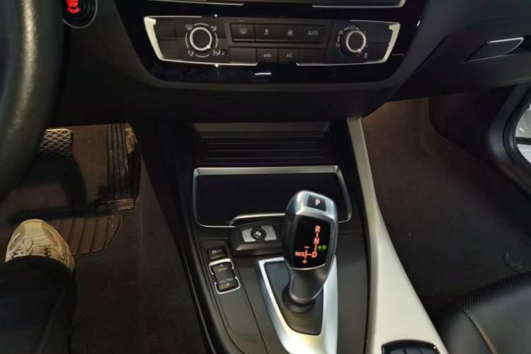 Used BMW 1 Series 2018 118i Leading Model Gear Lever