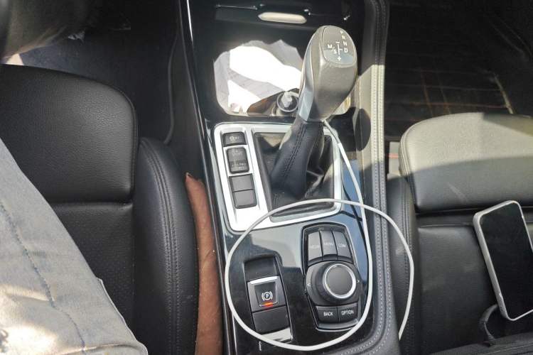 Used BMW 1 Series 2018 118i Sport Edition Gear Lever