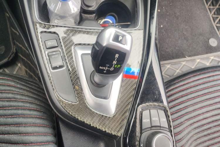 Used BMW 1 Series 2018 118i Sport Design Package Gear Lever